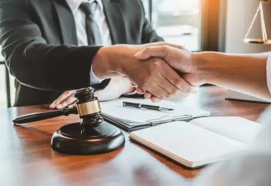 Pourquoi est-il important de passer par un notaire immobilier